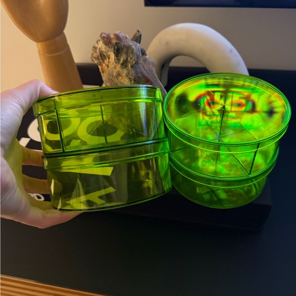 ☀️🌴4 The Container Store Stackable Circular Organizers - Picture 2 of 4